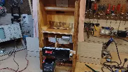 An Automatic Cat Feeder Built With A 4060 Binary Counter